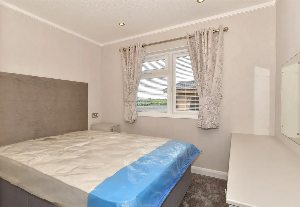 Bedroom 2 - Wateringbury Road, East Malling, Kent - Wards of Kent