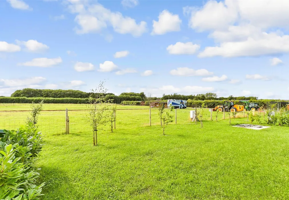 Rear Garden - Wateringbury Road, East Malling, Kent - Wards of Kent