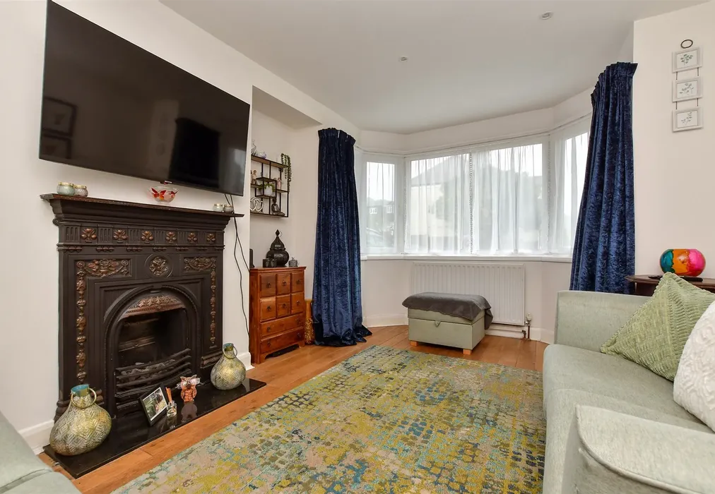 Living Room - Kenmore Road, Kenley, Surrey - Wards of Kent