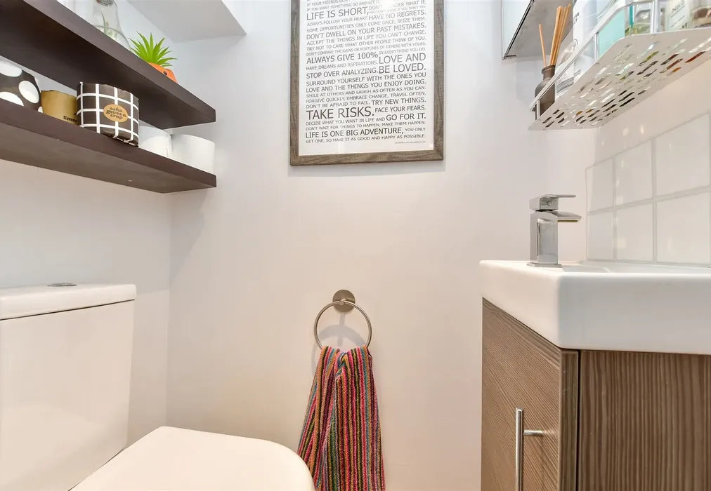 Cloakroom - Kenmore Road, Kenley, Surrey - Wards of Kent