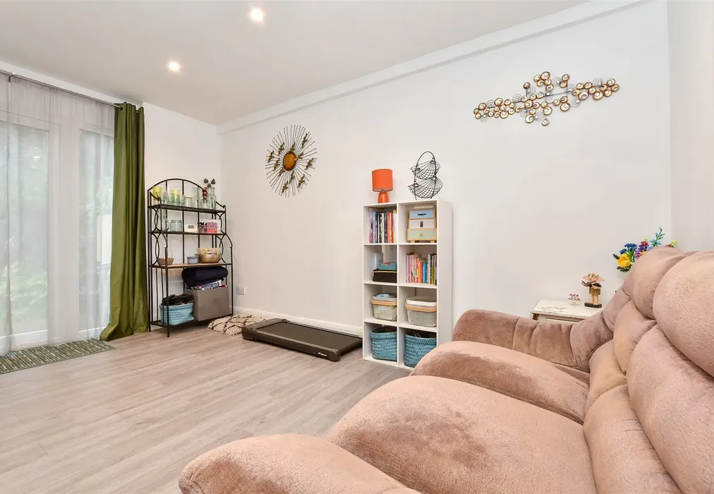 Kitchen/Diner - Kenmore Road, Kenley, Surrey - Wards of Kent