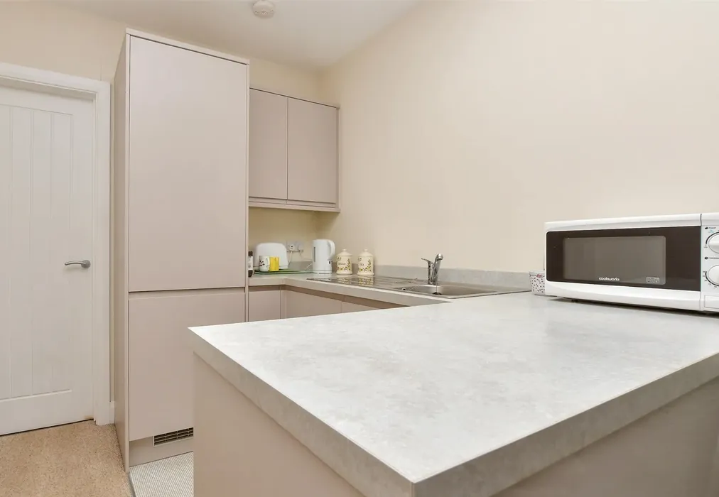 Annexe Kitchen / Living Room - Kenmore Road, Kenley, Surrey - Wards of Kent