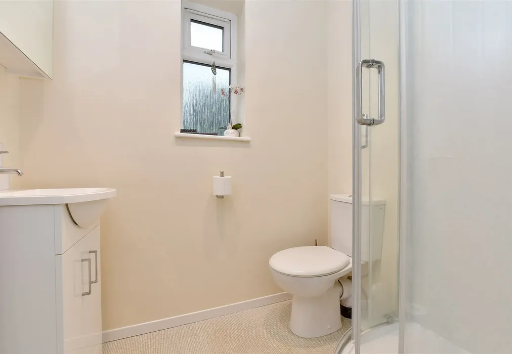 Annexe Shower Room - Kenmore Road, Kenley, Surrey - Wards of Kent