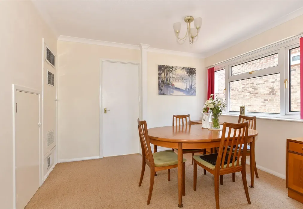 Dining Room - Langdale Rise, Maidstone, Kent - Wards of Kent