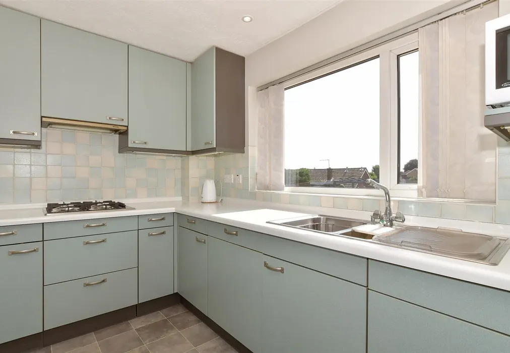 Kitchen - Langdale Rise, Maidstone, Kent - Wards of Kent