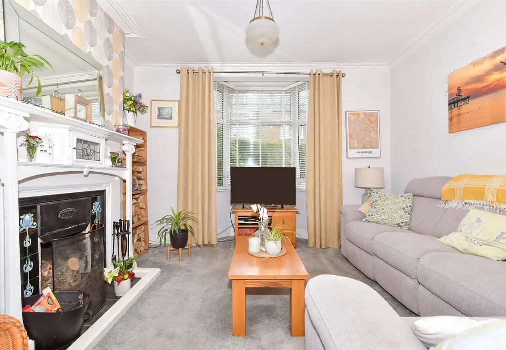 Lounge/Diner - Charles Street, Herne Bay, Kent - Wards of Kent