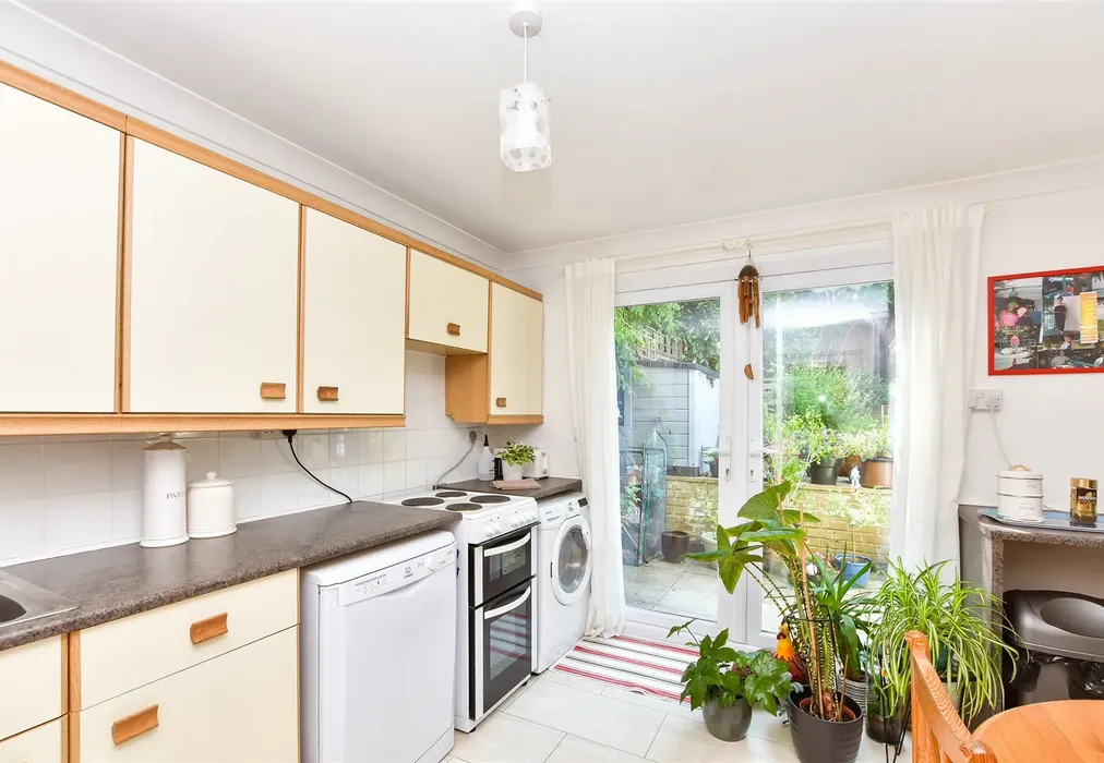 Kitchen/Diner - Adamson Court, Crawley, West Sussex - Wards of Kent