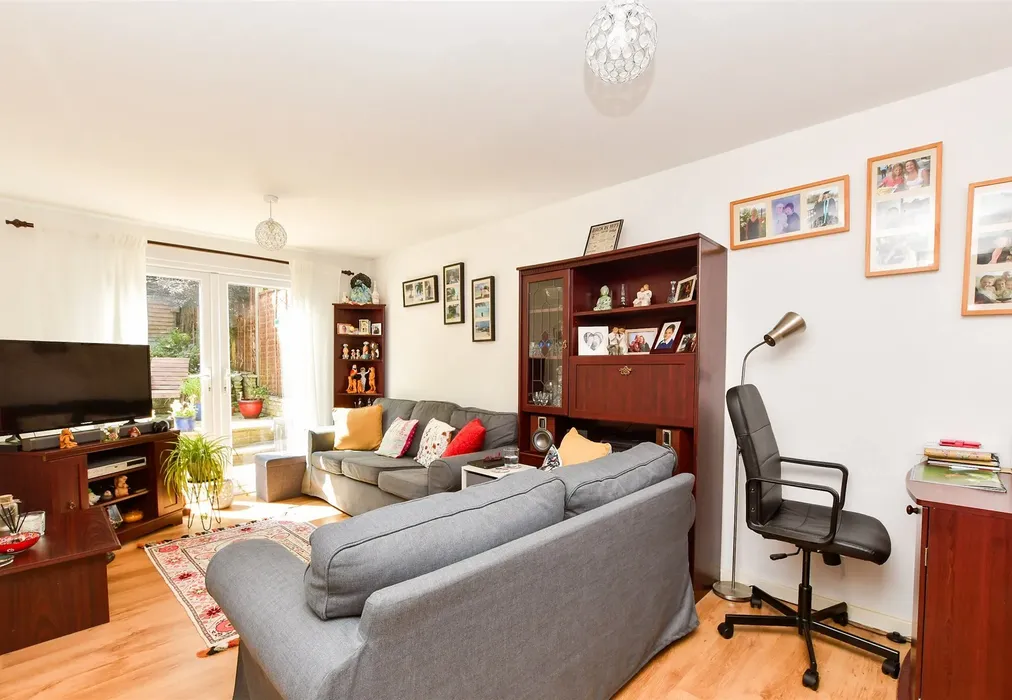 Lounge - Adamson Court, Crawley, West Sussex - Wards of Kent
