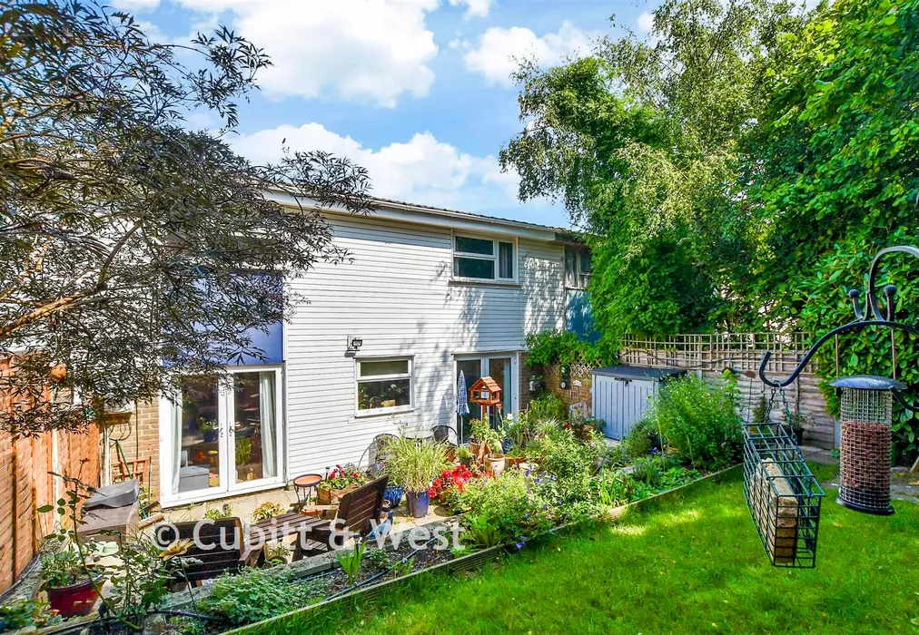 Rear Garden - Adamson Court, Crawley, West Sussex - Wards of Kent
