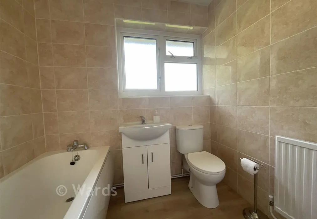 Bathroom - Grange Road, Ramsgate, Kent - Wards of Kent