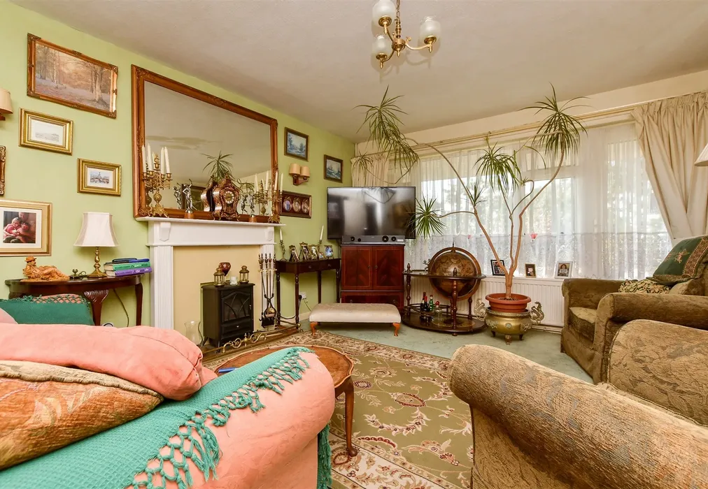 Lounge - Grange Road, Ramsgate, Kent - Wards of Kent