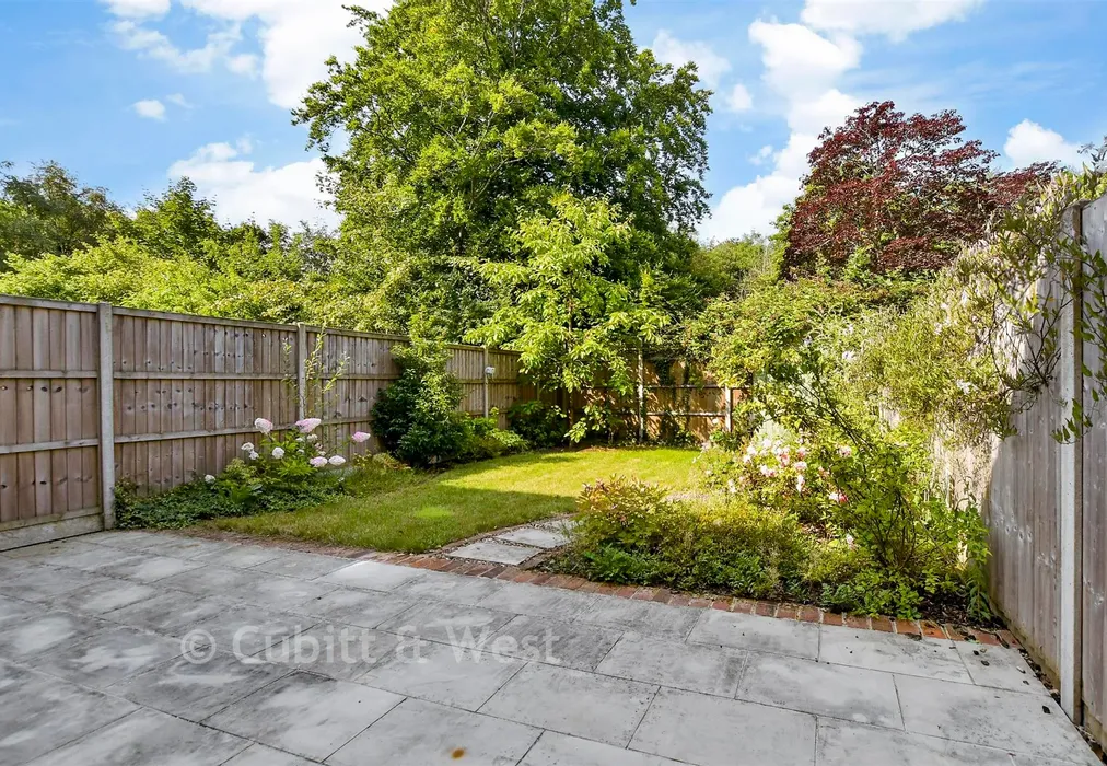 Rear Garden - Foresters Way, Pease Pottage, Crawley, West Sussex - Wards of Kent