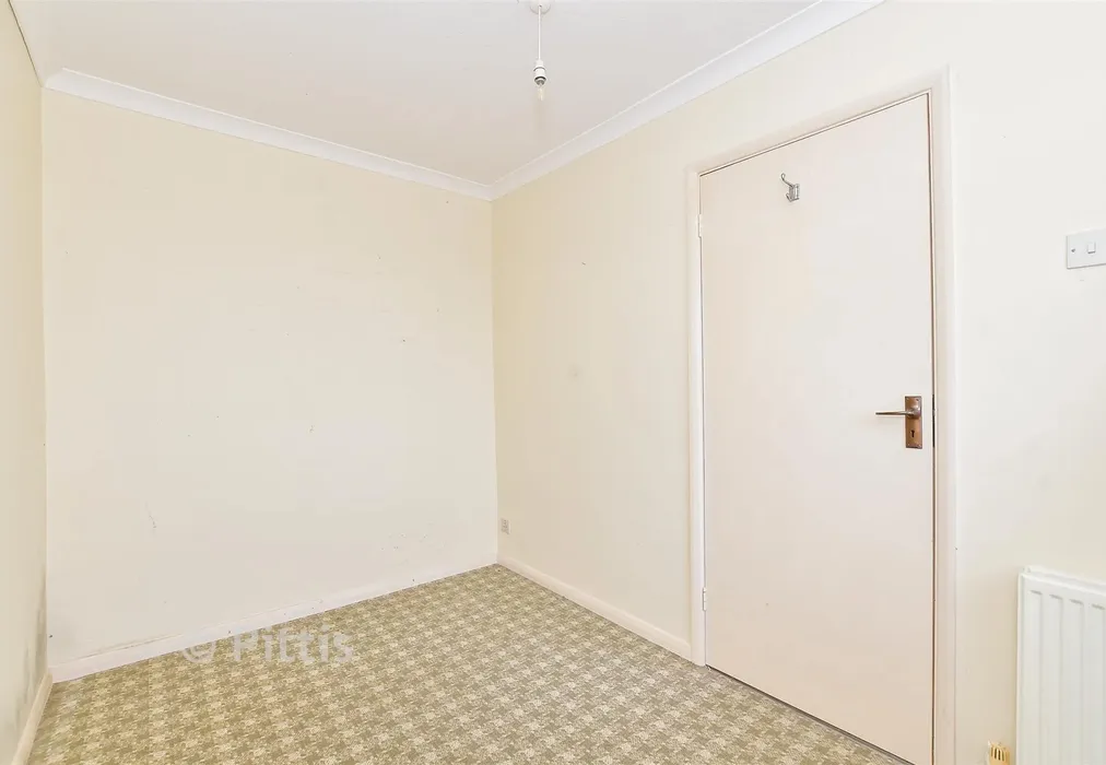 Bedroom 3 - Chatfield Lodge, Newport, Isle of Wight - Wards of Kent
