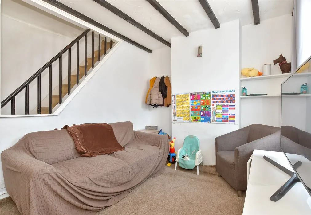 Lounge - Skinner Street, Gillingham, Kent - Wards of Kent