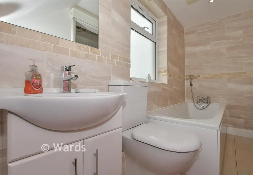 Bathroom - Royston Road, Bearsted, Maidstone, Kent - Wards of Kent