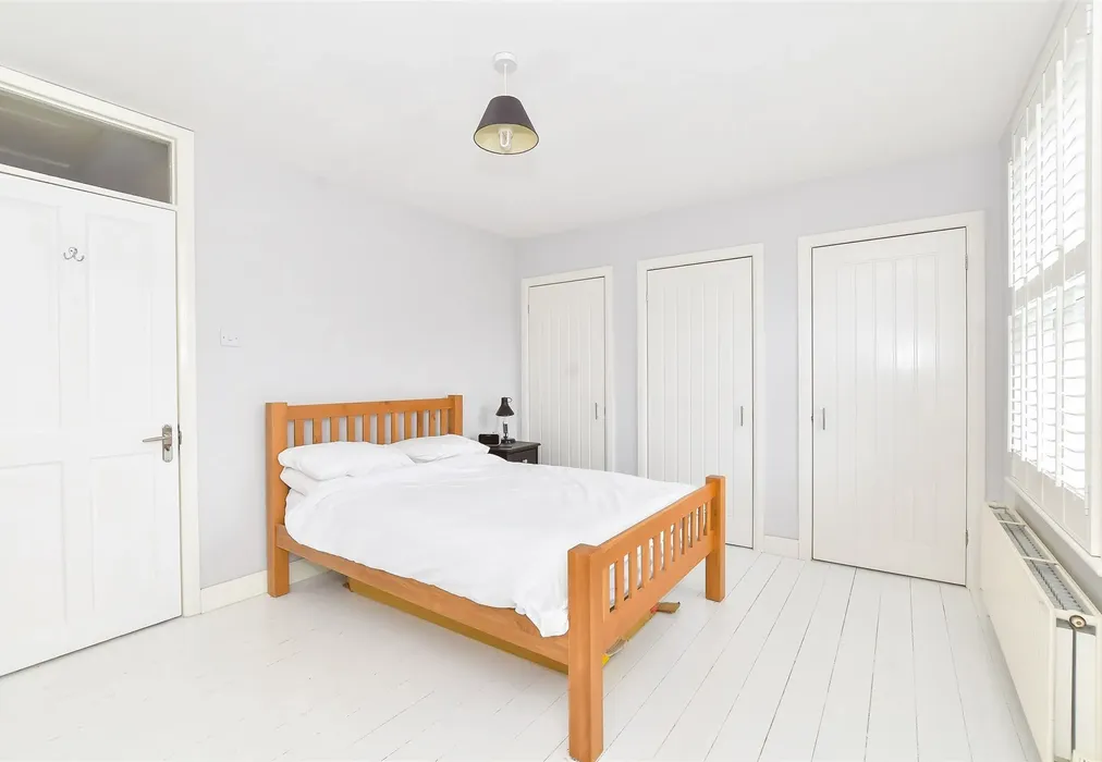 Bedroom 1 - Church Road, Rustington, West Sussex - Wards of Kent