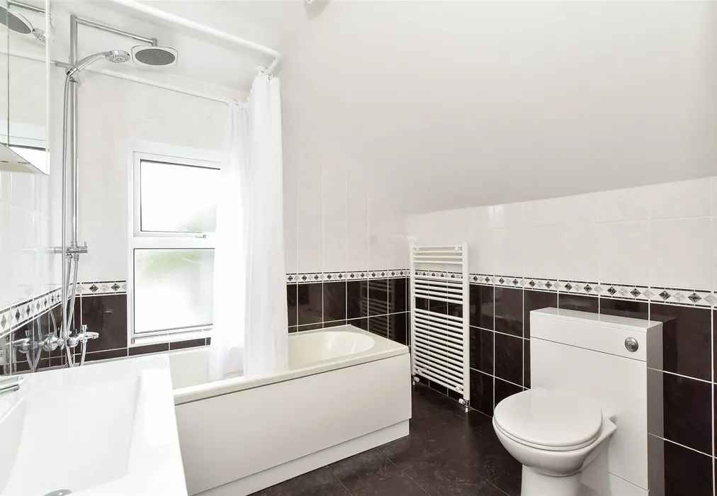 Bathroom - Church Road, Rustington, West Sussex - Wards of Kent