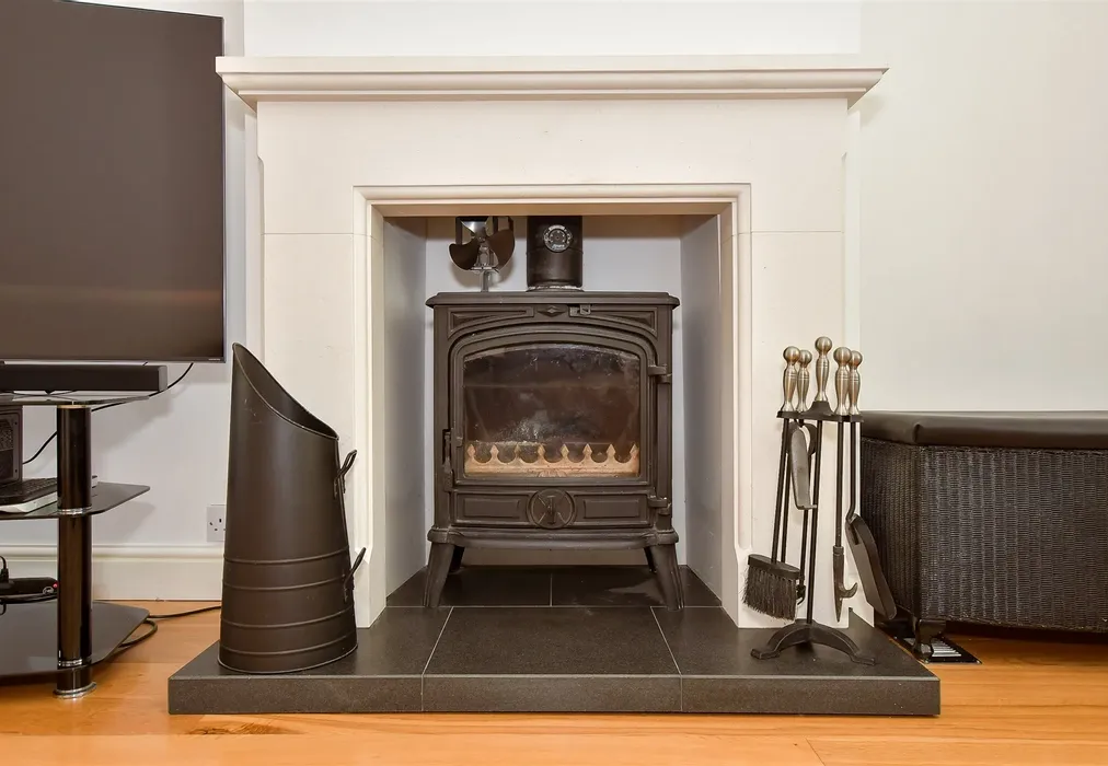 Internal Feature - Church Road, Rustington, West Sussex - Wards of Kent