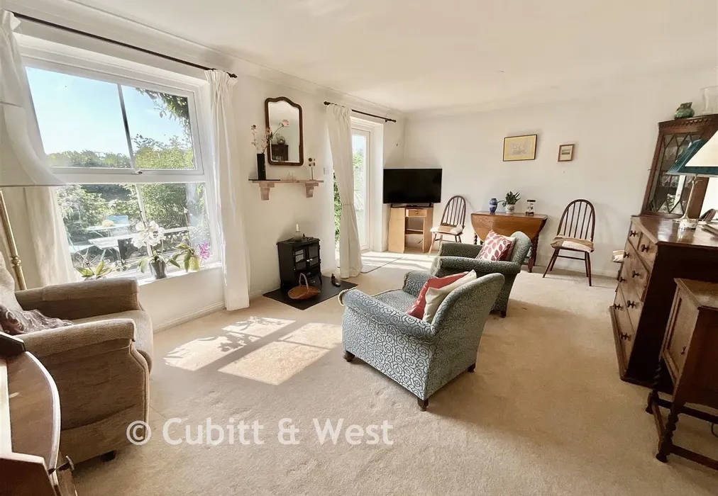 Lounge - Surrey Wharf, Arundel, West Sussex - Wards of Kent