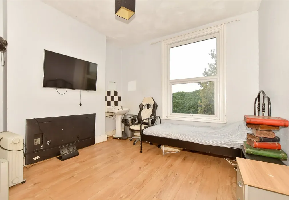 Bedroom 5 - Eaton Road, Margate, Kent - Wards of Kent