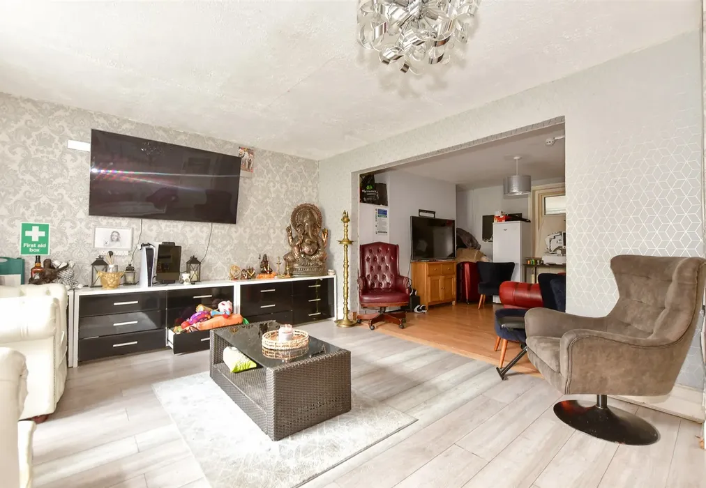 Lounge - Eaton Road, Margate, Kent - Wards of Kent