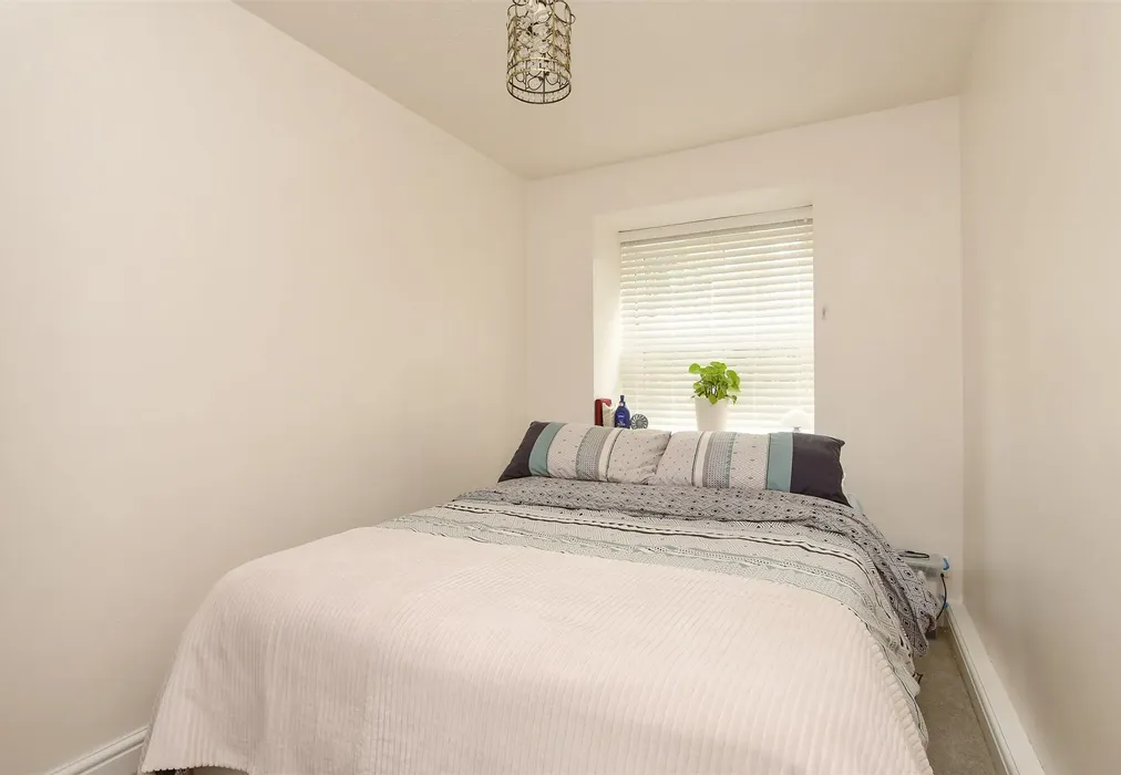 Bedroom 1 - Fiveacre Close, Thornton Heath, Surrey - Wards of Kent