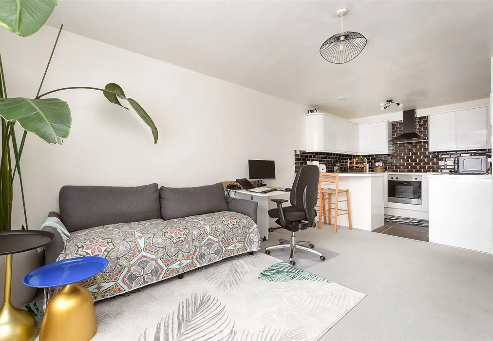 Lounge/Diner - Fiveacre Close, Thornton Heath, Surrey - Wards of Kent