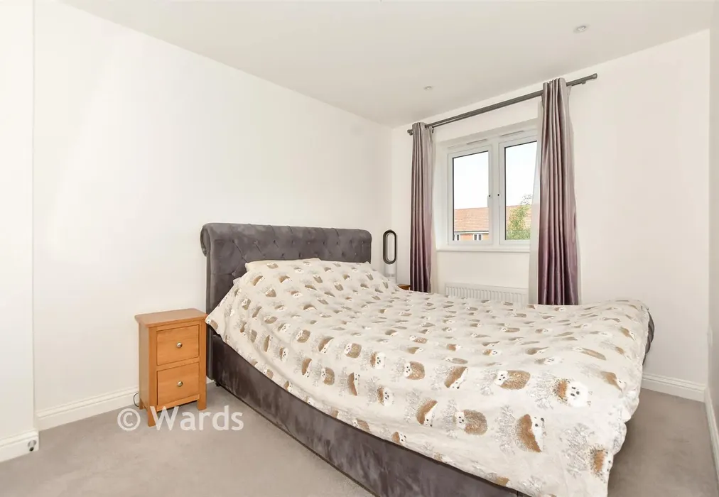 Bedroom 1 - Wheatsheaf Square, Whitfield, Kent - Wards of Kent
