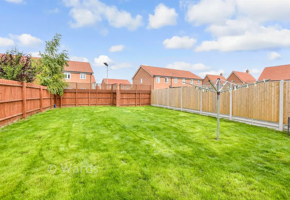 Rear Garden - Wheatsheaf Square, Whitfield, Kent - Wards of Kent