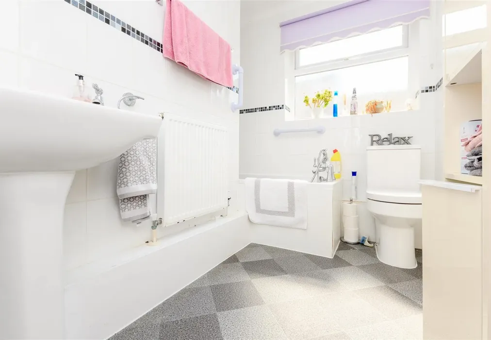 Bathroom - Biddenden Way, Istead Rise, Kent - Wards of Kent