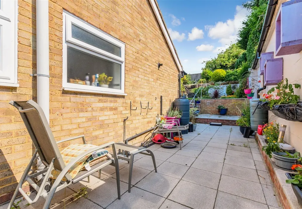 Side Garden - Biddenden Way, Istead Rise, Kent - Wards of Kent