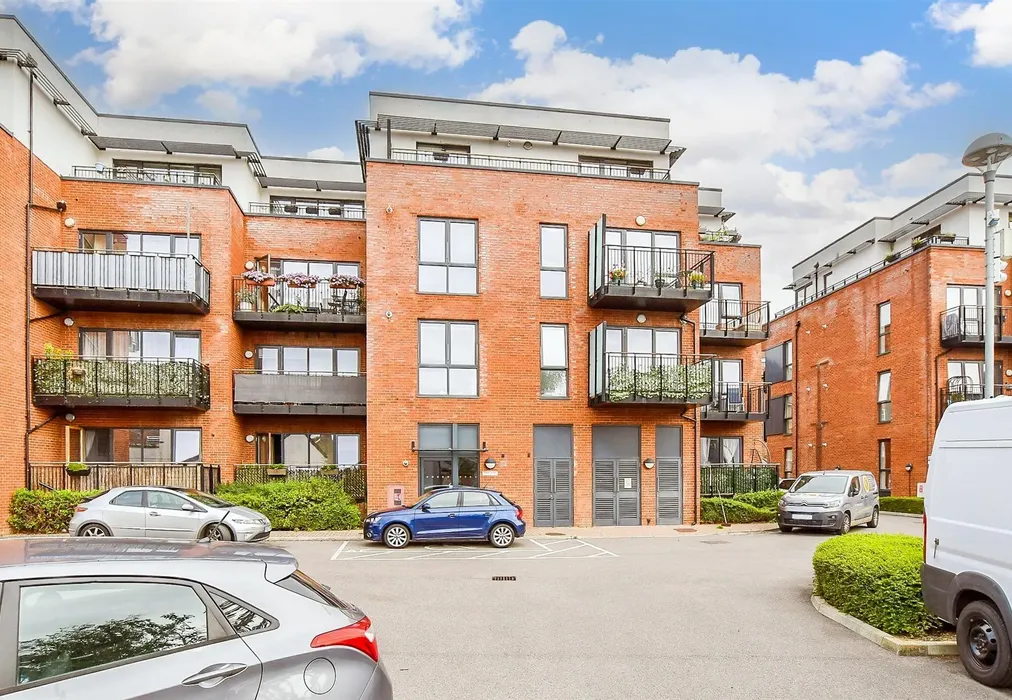 External (Web) - Avebury Avenue, Tonbridge, Kent - Wards of Kent