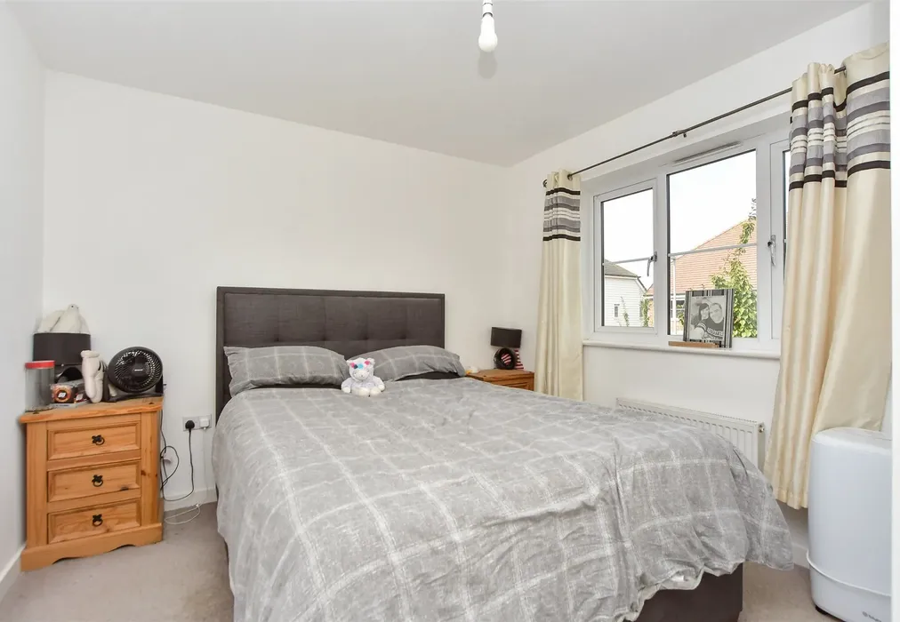 Bedroom 1 - Stede Avenue, Sittingbourne, Kent - Wards of Kent