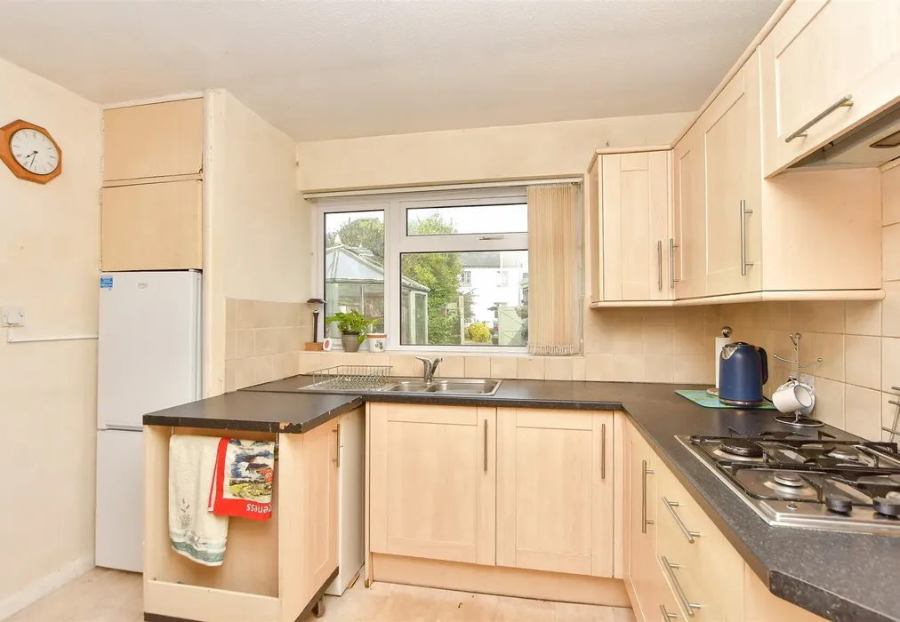 Kitchen - Roonagh Court, Sittingbourne, Kent - Wards of Kent