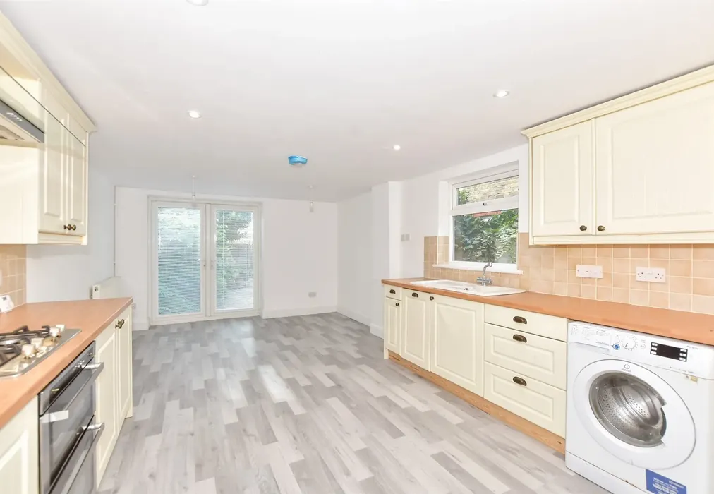 Kitchen - The Grove, Deal, Kent - Wards of Kent