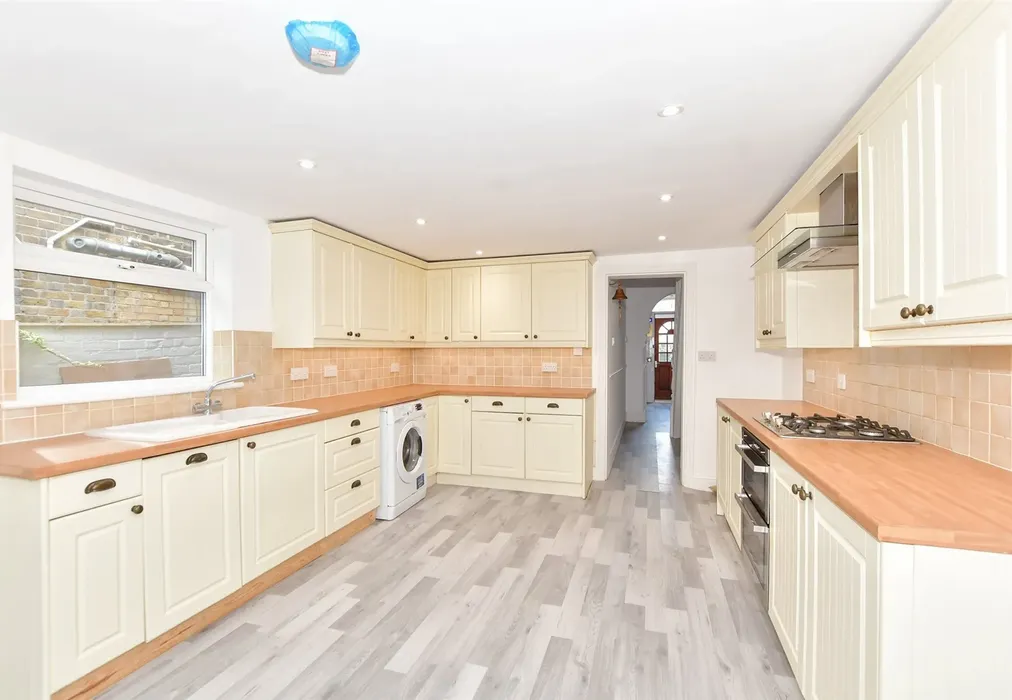Kitchen - The Grove, Deal, Kent - Wards of Kent