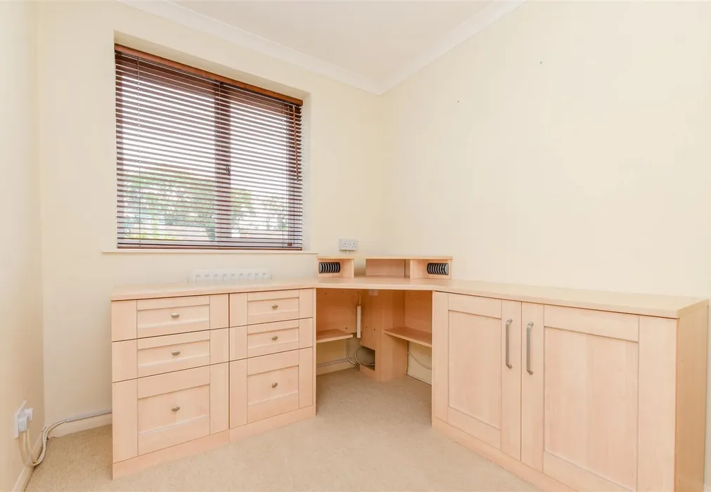 Bedroom 4 - The Briars, West Kingsdown, Sevenoaks, Kent - Wards of Kent