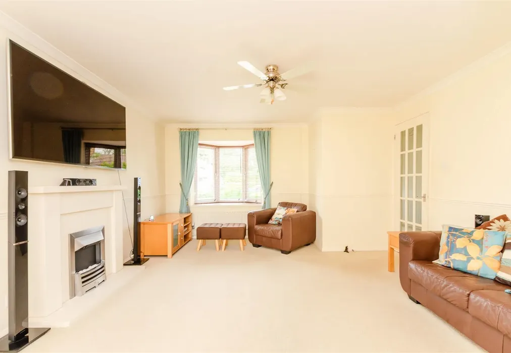 Lounge - The Briars, West Kingsdown, Sevenoaks, Kent - Wards of Kent