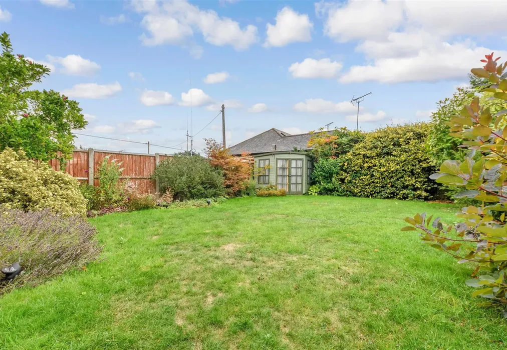 Rear Garden - The Briars, West Kingsdown, Sevenoaks, Kent - Wards of Kent
