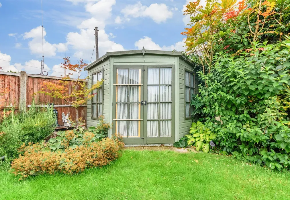 Workshop/Outbuildings - The Briars, West Kingsdown, Sevenoaks, Kent - Wards of Kent
