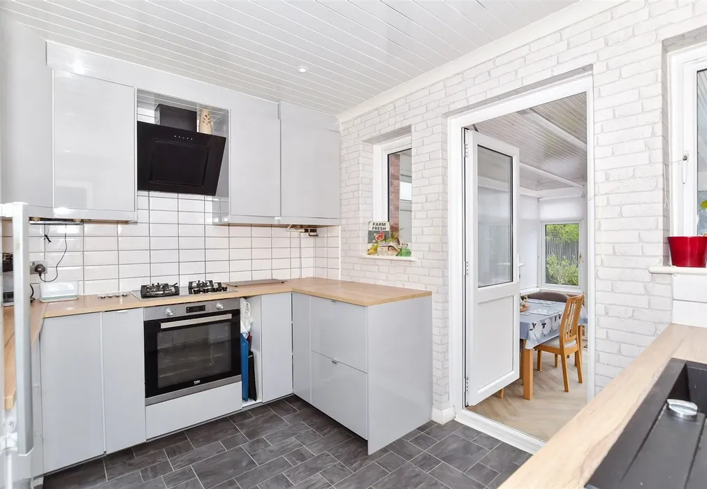 Kitchen - Stockett Lane, Coxheath, Maidstone, Kent - Wards of Kent