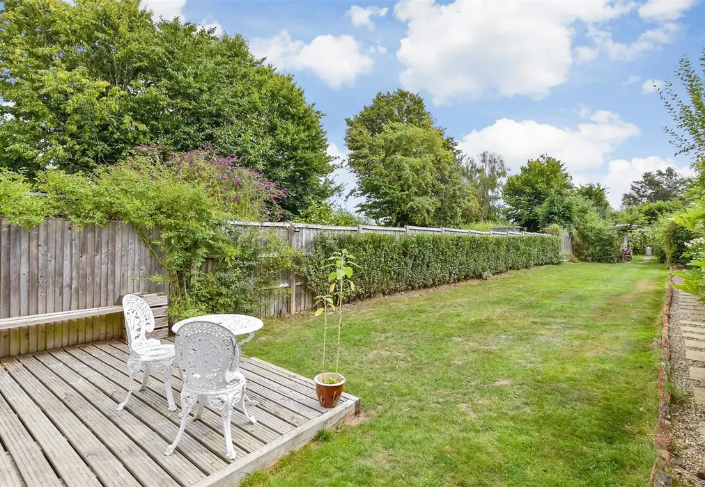 Rear Garden - Stockett Lane, Coxheath, Maidstone, Kent - Wards of Kent
