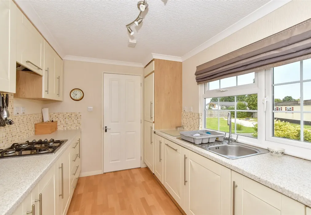 Kitchen - Woodlands Park, Biddenden, Ashford, Kent - Wards of Kent