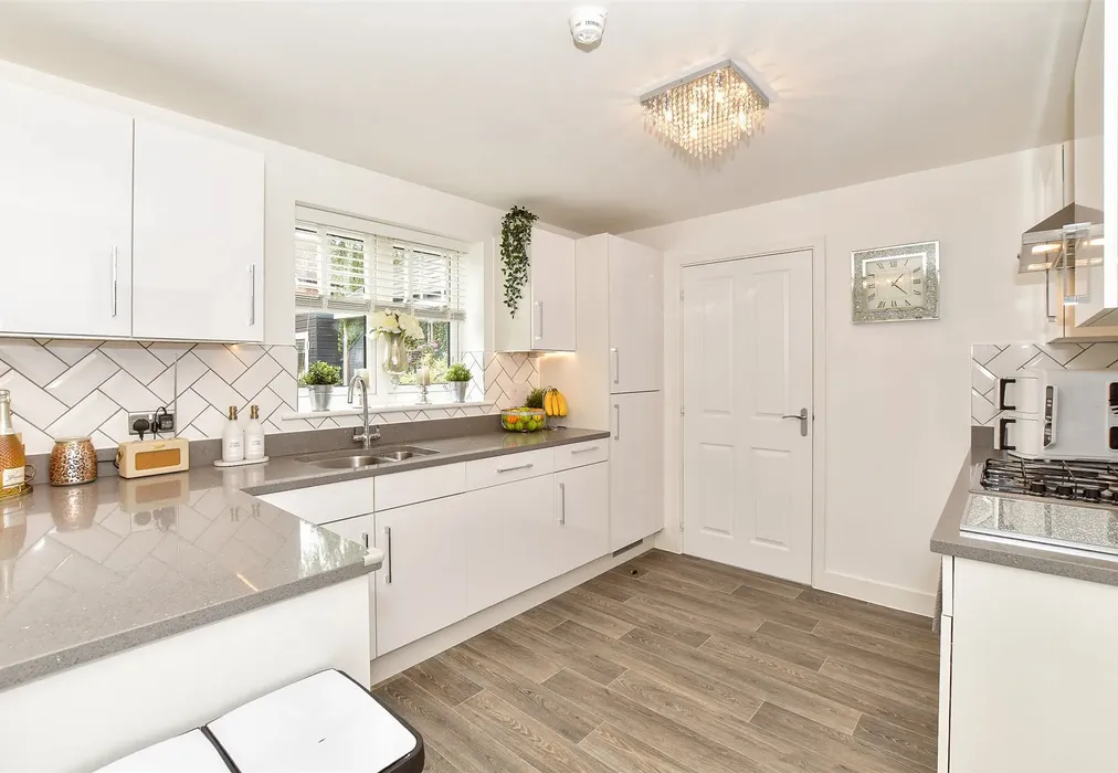 Kitchen/Diner - Blenheim Place, Headcorn, Kent - Wards of Kent