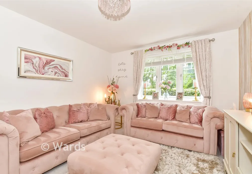 Lounge - Blenheim Place, Headcorn, Kent - Wards of Kent