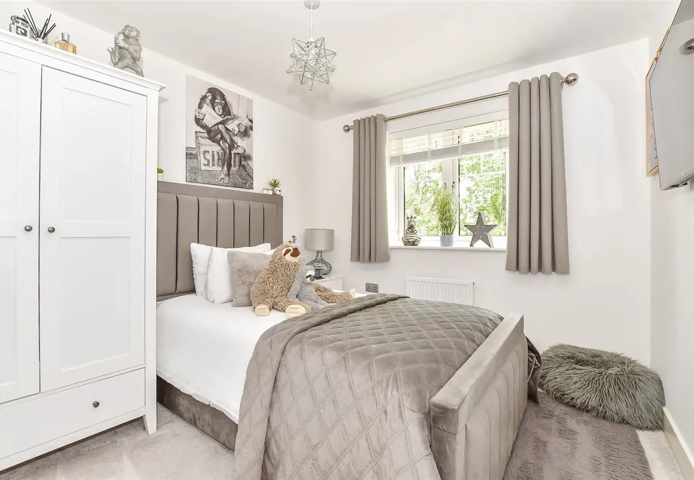 Bedroom 3 - Blenheim Place, Headcorn, Kent - Wards of Kent