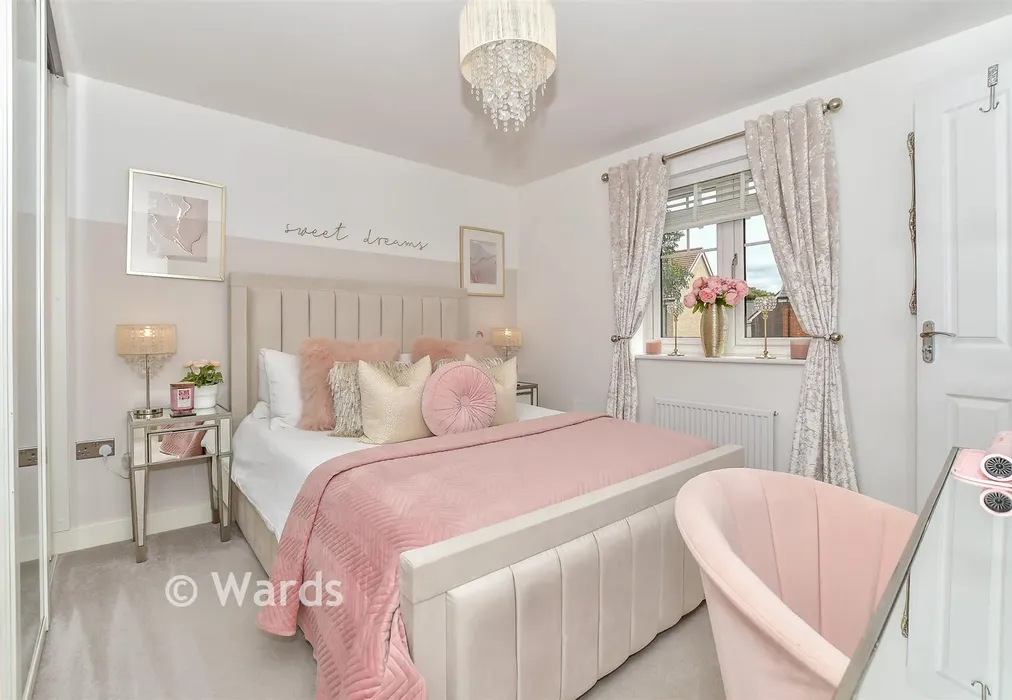 Bedroom 1 - Blenheim Place, Headcorn, Kent - Wards of Kent