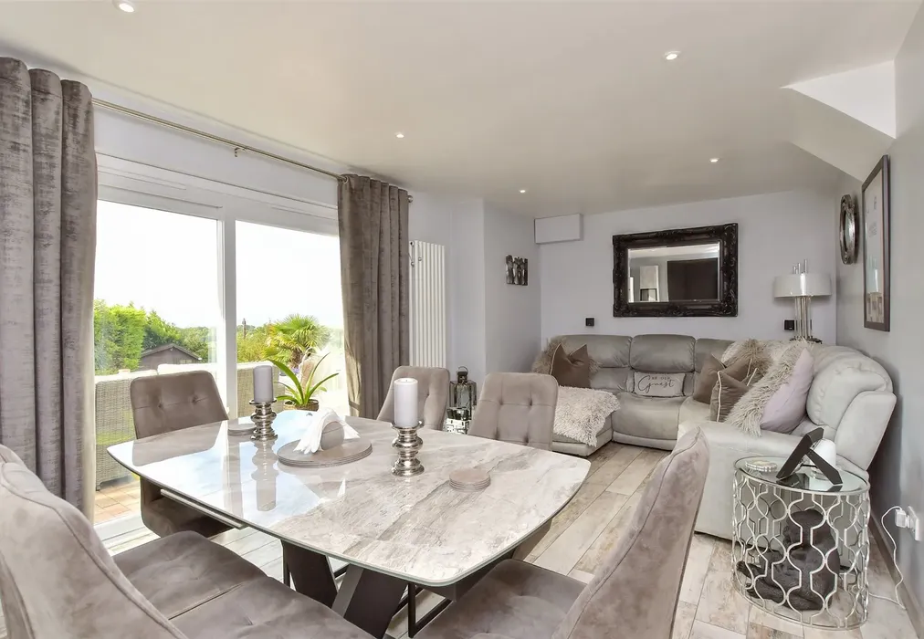 Lounge - Rosedene Close, Woodingdean, Brighton, East Sussex - Wards of Kent