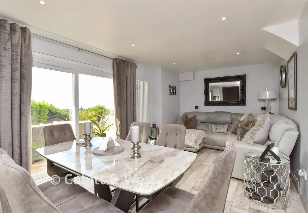 Lounge - Rosedene Close, Woodingdean, Brighton, East Sussex - Wards of Kent
