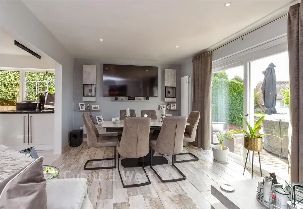 Lounge - Rosedene Close, Woodingdean, Brighton, East Sussex - Wards of Kent